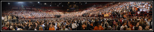 Bayrou dans un Bercy plein (cliquez pour agrandir)