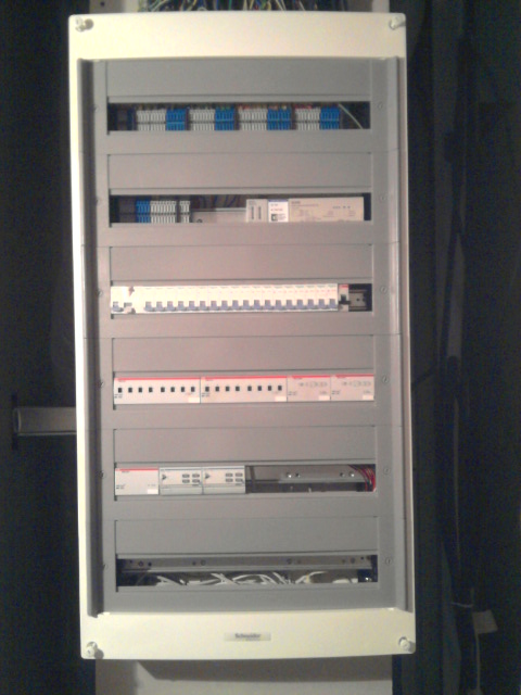 [Image: 20110912%20-%20tableau%20electrique%20kn...0cours.jpg]